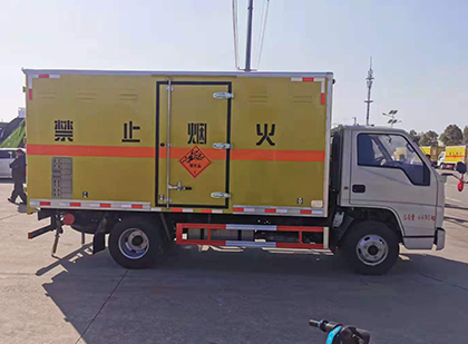 庐山爆破器材运输车